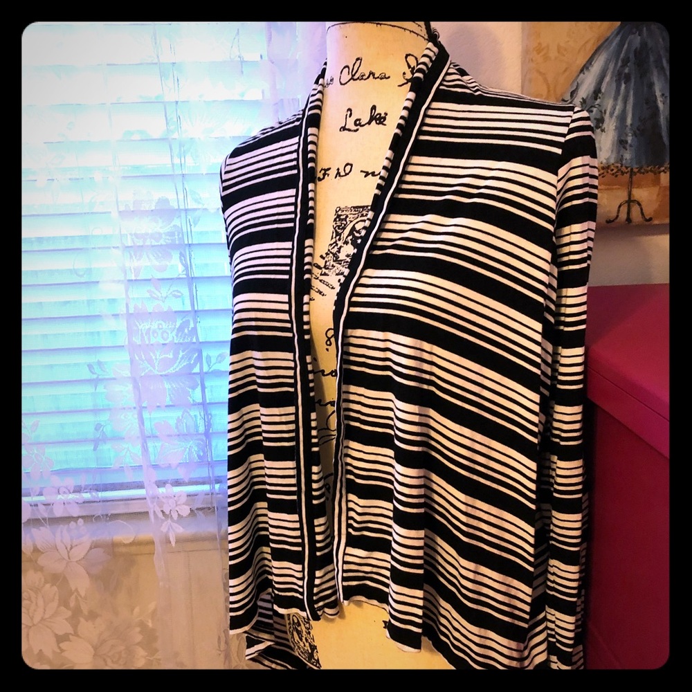 White House Black Market Stretchy Shrug Small/Med